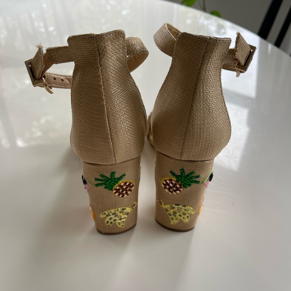 Gianni Bini Joenahtwo Straw Fruit Embellished Block Heels - 7 - Picture 4 of 5